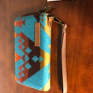 Pendleton smartphone wallet